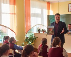 Издательство «Адукацыя і выхаванне» посетило школу в аг. Ржавка Бешенковичского района Издательство «Адукацыя і выхаванне» посетило школу в аг. Ржавка Бешенковичского района